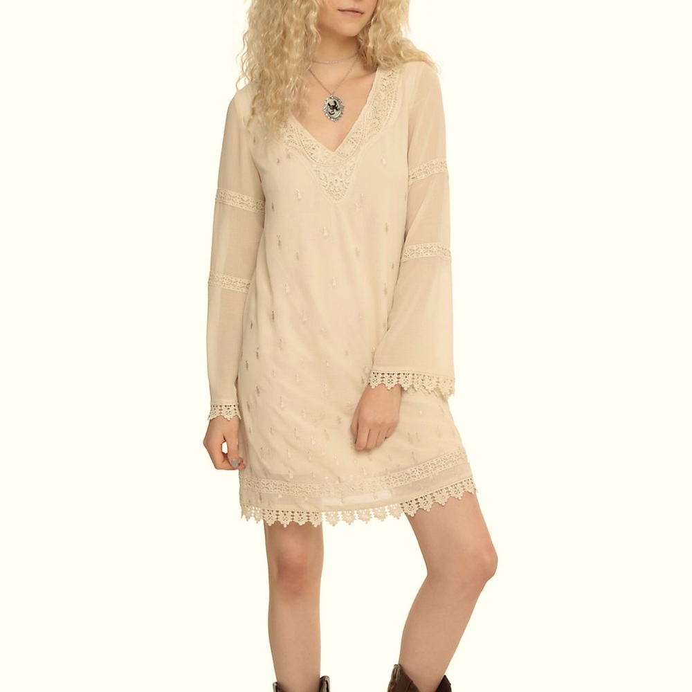 ISO! I need this dress please!
